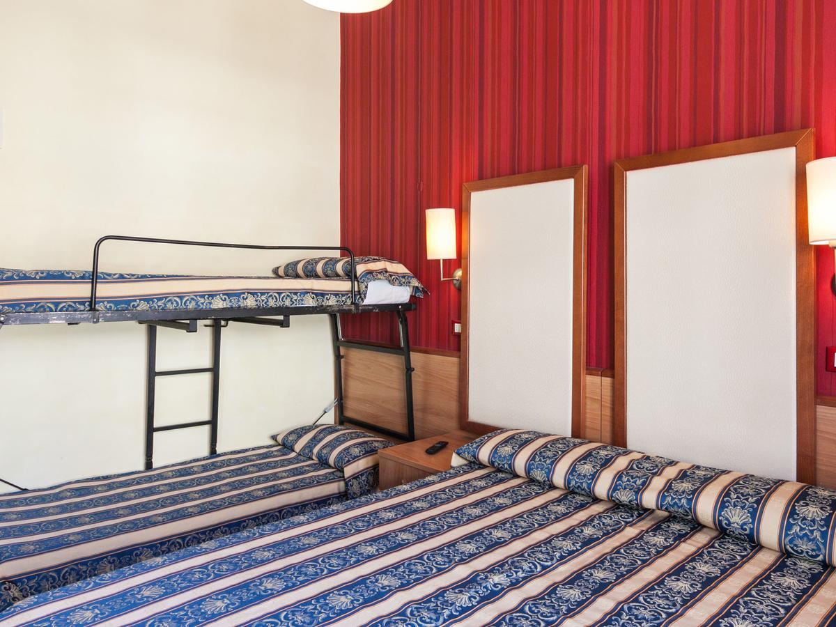 Vierbettzimmer mit Meerblick